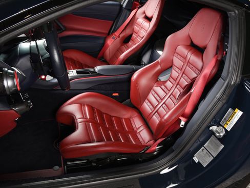 Used 2020 Ferrari 812 Superfast RWD image 5