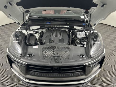Certified 2024 Porsche Macan Turbo AWD/4WD image 22