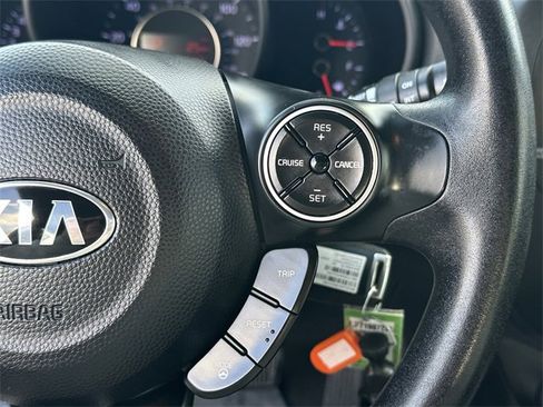 Used 2015 Kia Soul + image 13