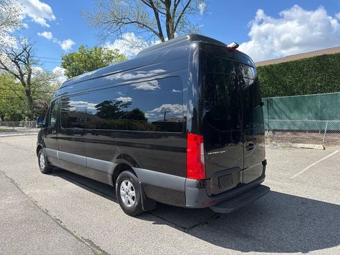 Used 2024 Mercedes-Benz Sprinter 2500 image 5