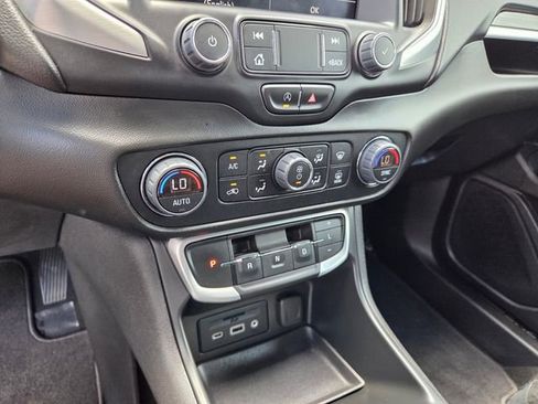Used 2022 GMC Terrain SLT AWD/4WD image 25