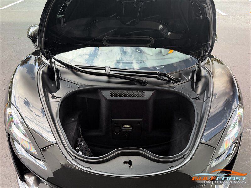 Used 2018 McLaren 570S Spider RWD image 33
