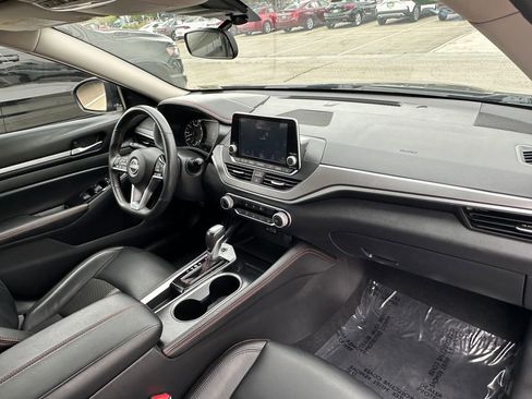 Used 2024 Nissan Altima 2.5 SR image 16