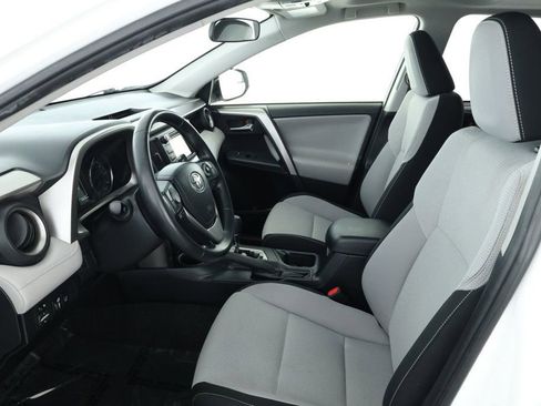 Used 2018 Toyota RAV4 XLE image 19