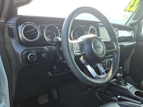 Used 2023 Jeep Wrangler Unlimited Sahara AWD/4WD image 14