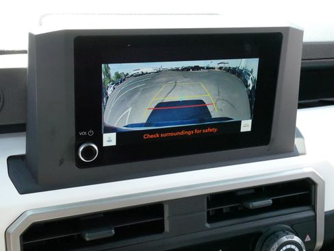 Certified 2024 Toyota Tacoma TRD Off-Road AWD/4WD image 29