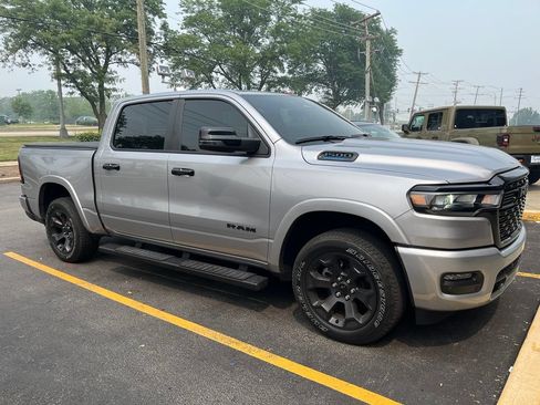 Used 2025 RAM 1500 Big Horn AWD/4WD image 3
