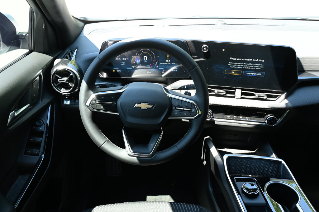 New 2026 Chevrolet Equinox LT AWD/4WD image 19