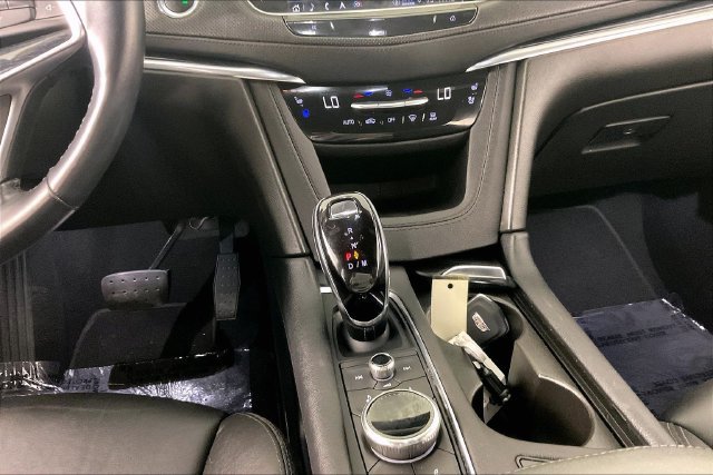 Used 2024 Cadillac XT5 Premium Luxury AWD/4WD image 8