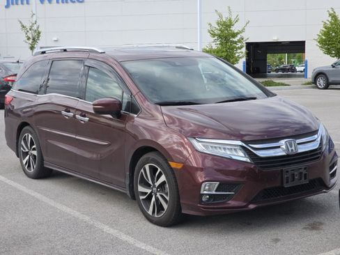 Used 2018 Honda Odyssey Elite image 2