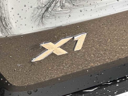 Used 2025 BMW X1 xDrive28i w/ M Sport Package image 11