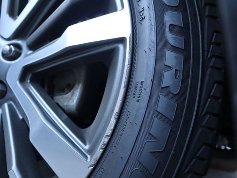 Used 2017 Ford Explorer Platinum image 30