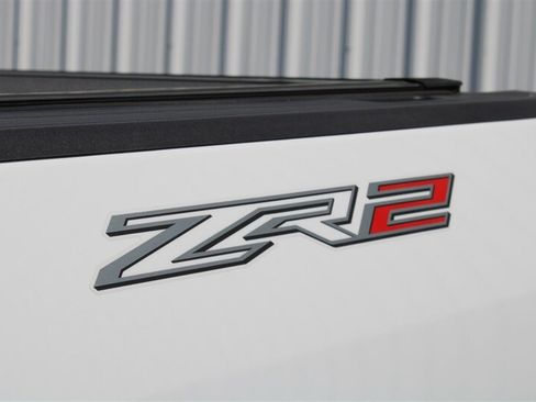 Used 2022 Chevrolet Colorado ZR2 AWD/4WD image 12