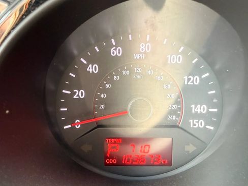 Used 2013 Kia Sorento LX w/ Value Pkg FWD image 21