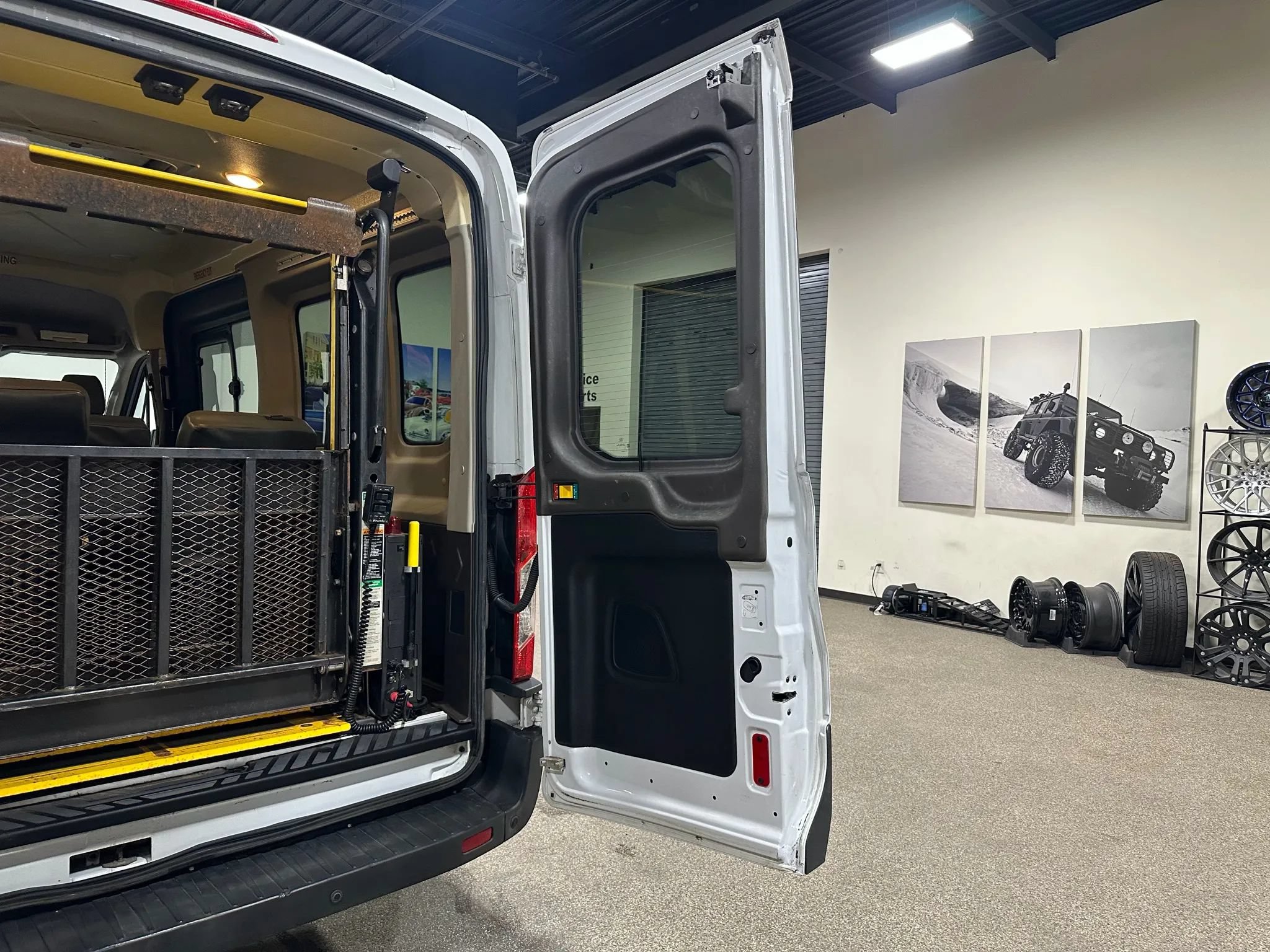 Used 2015 Ford Transit 250 148 Medium Roof RWD image 22