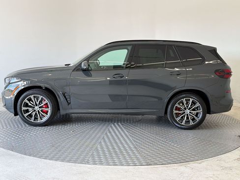 New 2026 BMW X5 xDrive50e w/ M Sport Package AWD/4WD image 2