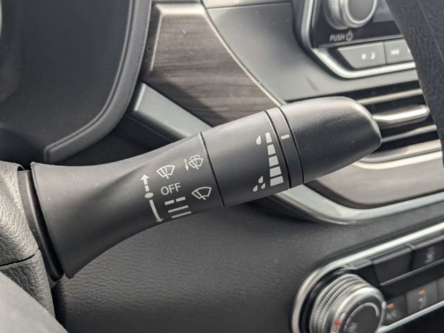 Used 2025 Nissan Altima 2.5 SV FWD image 24