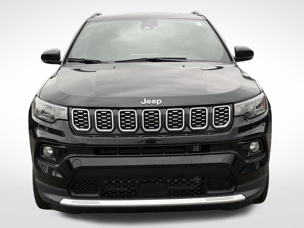 Used 2025 Jeep Compass Limited AWD/4WD image 3