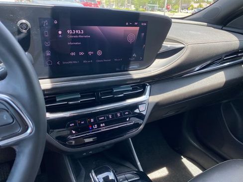 Used 2025 Buick Envista Avenir FWD image 16