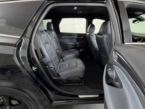 Used 2023 Buick Enclave Essence w/ Sport Touring Edition image 6