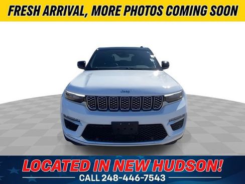Used 2022 Jeep Grand Cherokee Summit w/ Luxury Tech Group V image 5