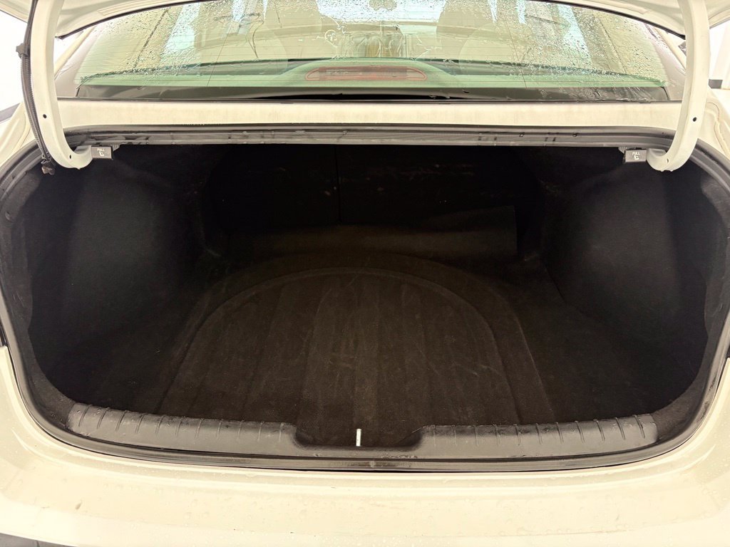 Used 2025 Hyundai Elantra SEL FWD image 39