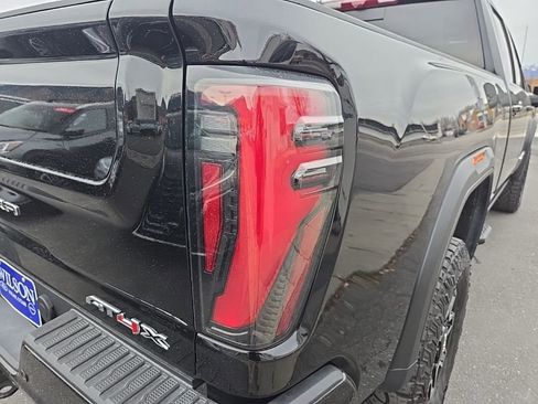 Used 2025 GMC Sierra 2500 AT4X image 39