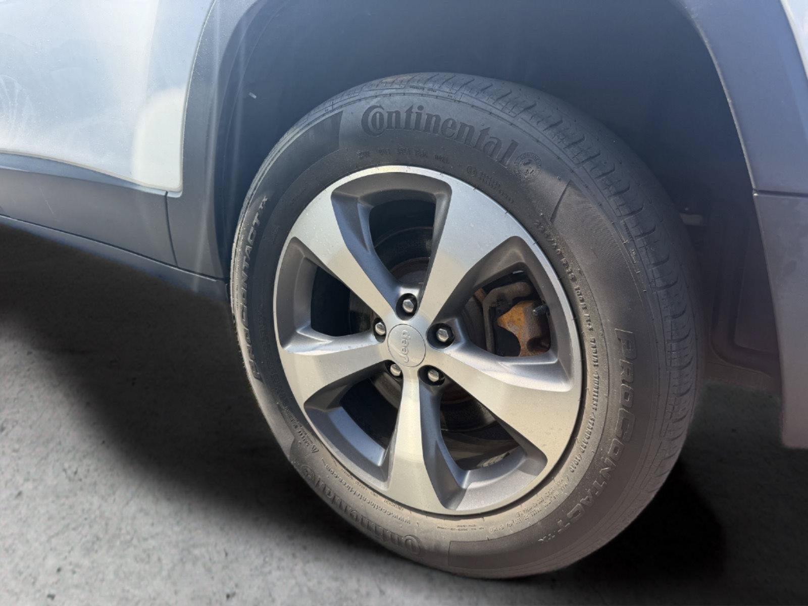 Used 2021 Jeep Cherokee Limited AWD/4WD image 7