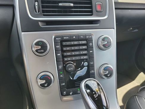 Used 2018 Volvo V60 T5 Dynamic w/ Vision Package FWD image 27