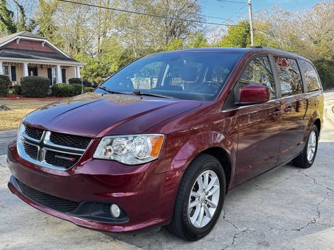 Used 2020 Dodge Grand Caravan SXT image 7