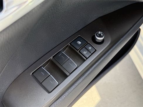 Used 2022 Toyota Camry XSE image 11