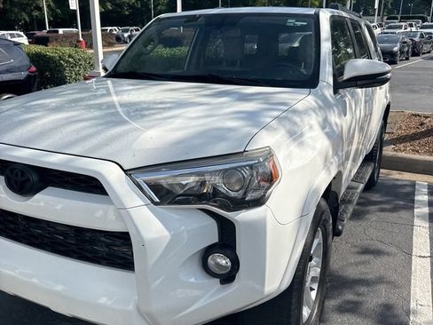 Used 2019 Toyota 4Runner SR5 Premium AWD/4WD image 4