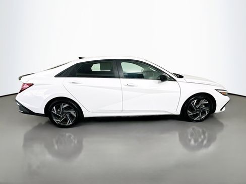 Used 2025 Hyundai Elantra Sport FWD image 8