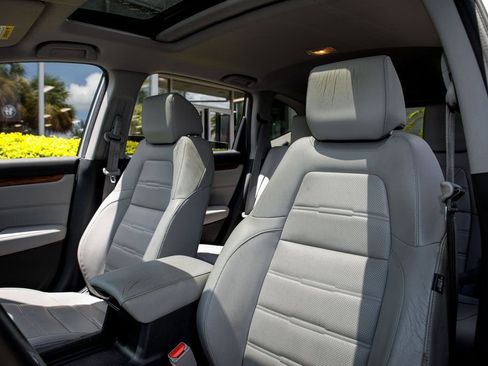 Used 2017 Honda CR-V Touring image 25