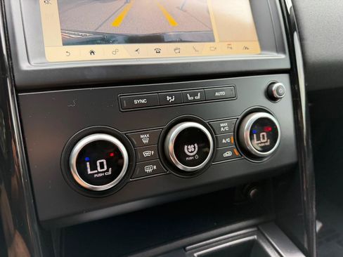 Used 2018 Land Rover Discovery SE AWD/4WD image 33