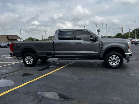 Used 2024 Ford F250 XLT AWD/4WD image 4