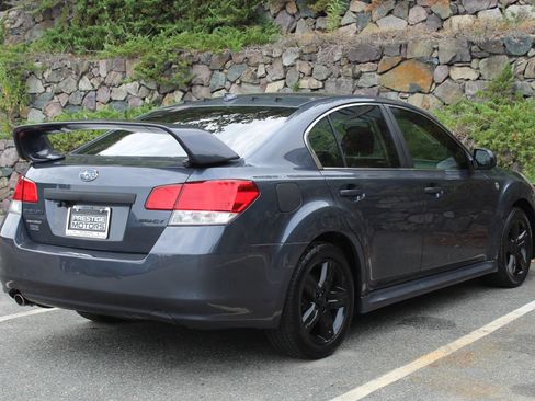 Used 2014 Subaru Legacy 2.5i Premium w/ Moonroof Package AWD/4WD image 9