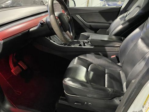 Used 2021 Tesla Model Y Long Range image 11