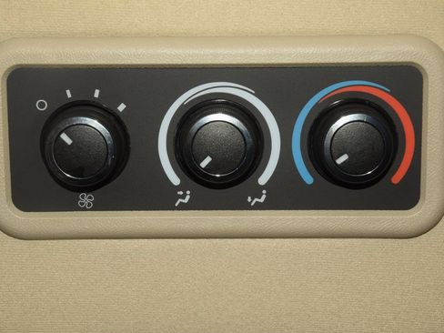 Used 2024 Chevrolet Express 3500 LT w/ LT Preferred Equipment Group RWD image 32