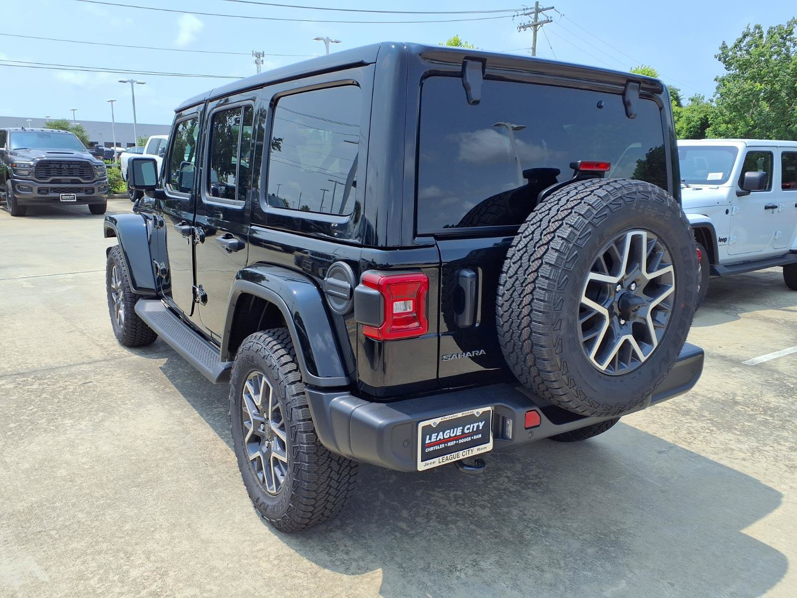 New 2026 Jeep Wrangler Unlimited Sahara AWD/4WD image 2