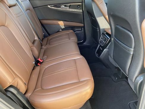 Used 2022 Lincoln Nautilus Reserve w/ Equipment Group 201A image 14