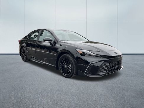 Certified 2025 Toyota Camry SE w/ Convenience Package image 4