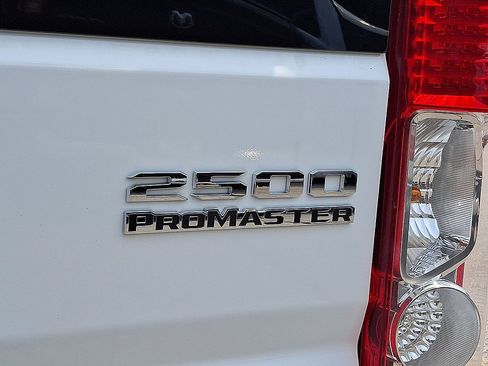 Used 2025 RAM ProMaster 2500 w/ U-Haul Equipment Group FWD image 22