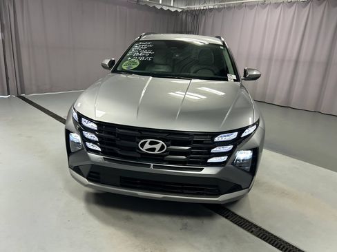 Used 2025 Hyundai Tucson Blue AWD/4WD image 2