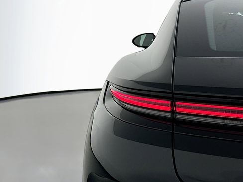 Certified 2025 Porsche Panamera 4 image 16