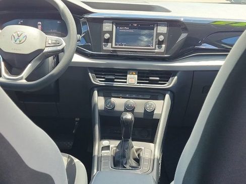 Used 2022 Volkswagen Taos S FWD image 5