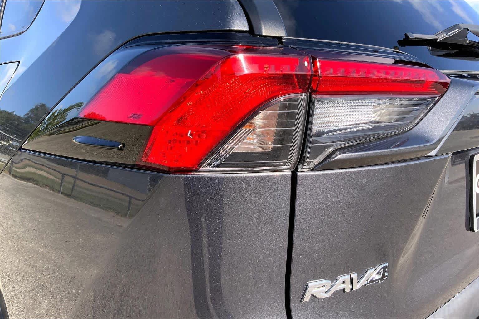 Used 2021 Toyota RAV4 XLE FWD image 28