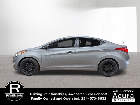 Used 2013 Hyundai Elantra GLS w/ Preferred Pkg image 2