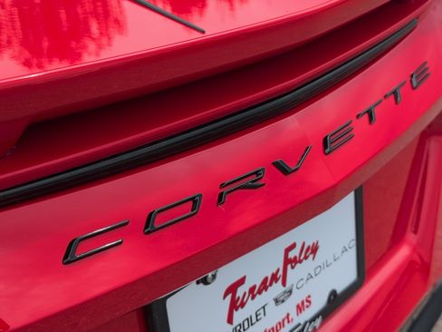 Used 2021 Chevrolet Corvette Stingray Preferred Cpe w/ Z51 Performance Package RWD image 6