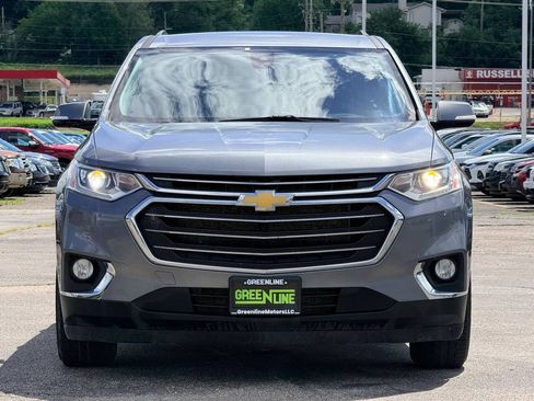 Used 2020 Chevrolet Traverse LT w/ Driver Confidence II Package AWD/4WD image 3